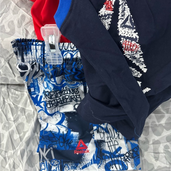 Reebok boys 3 pc set includeset - Picture 3 of 3